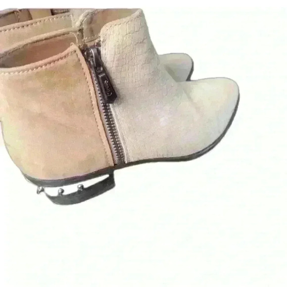 Circus by Sam Edelmam suade booties with spikes sz 7.5 Womans - Picture 1 of 6